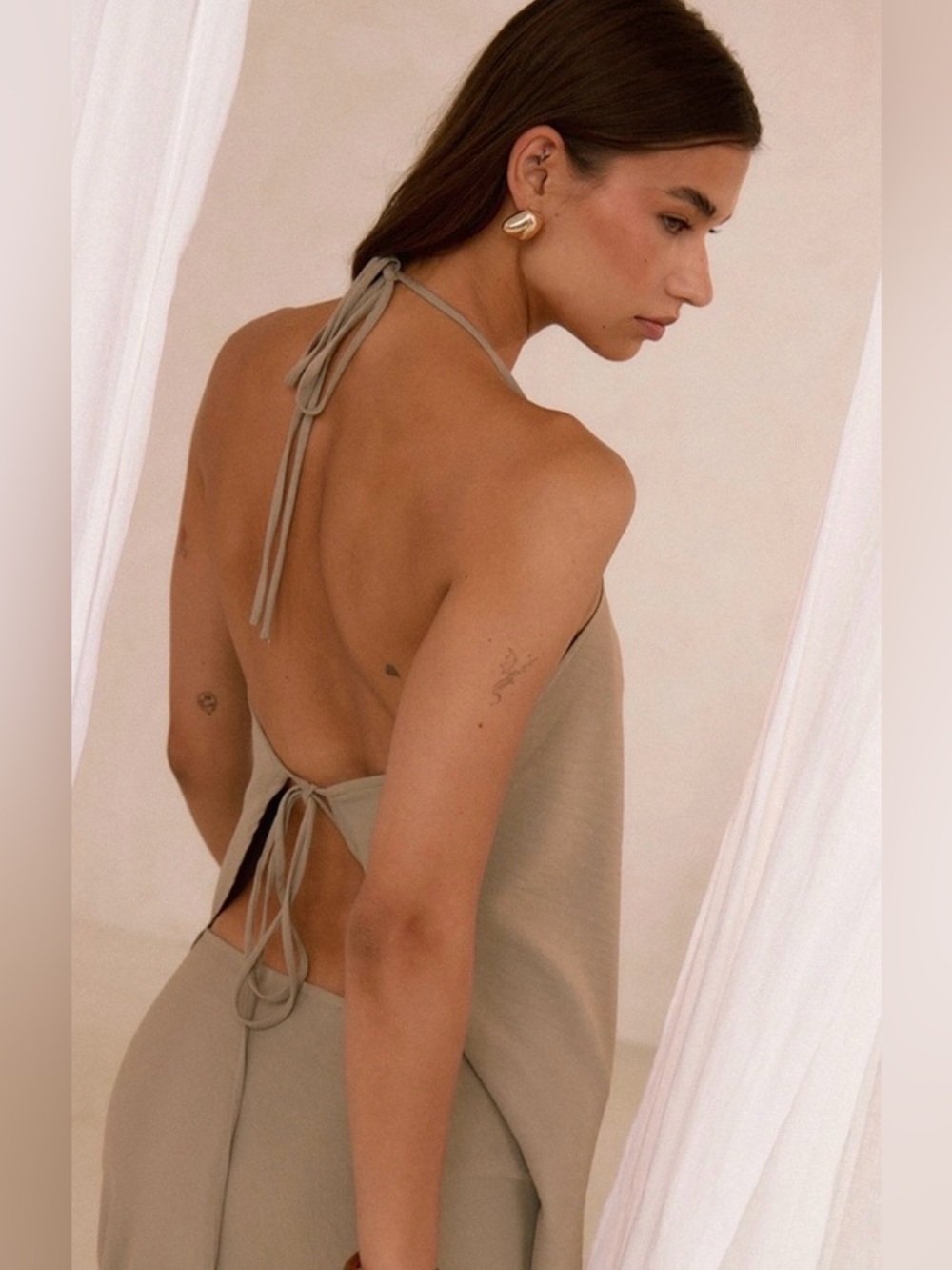 PrettyLittleThing floaty woven maxi skirt and split hem spaghetti strap top set - Picture 5 of 7